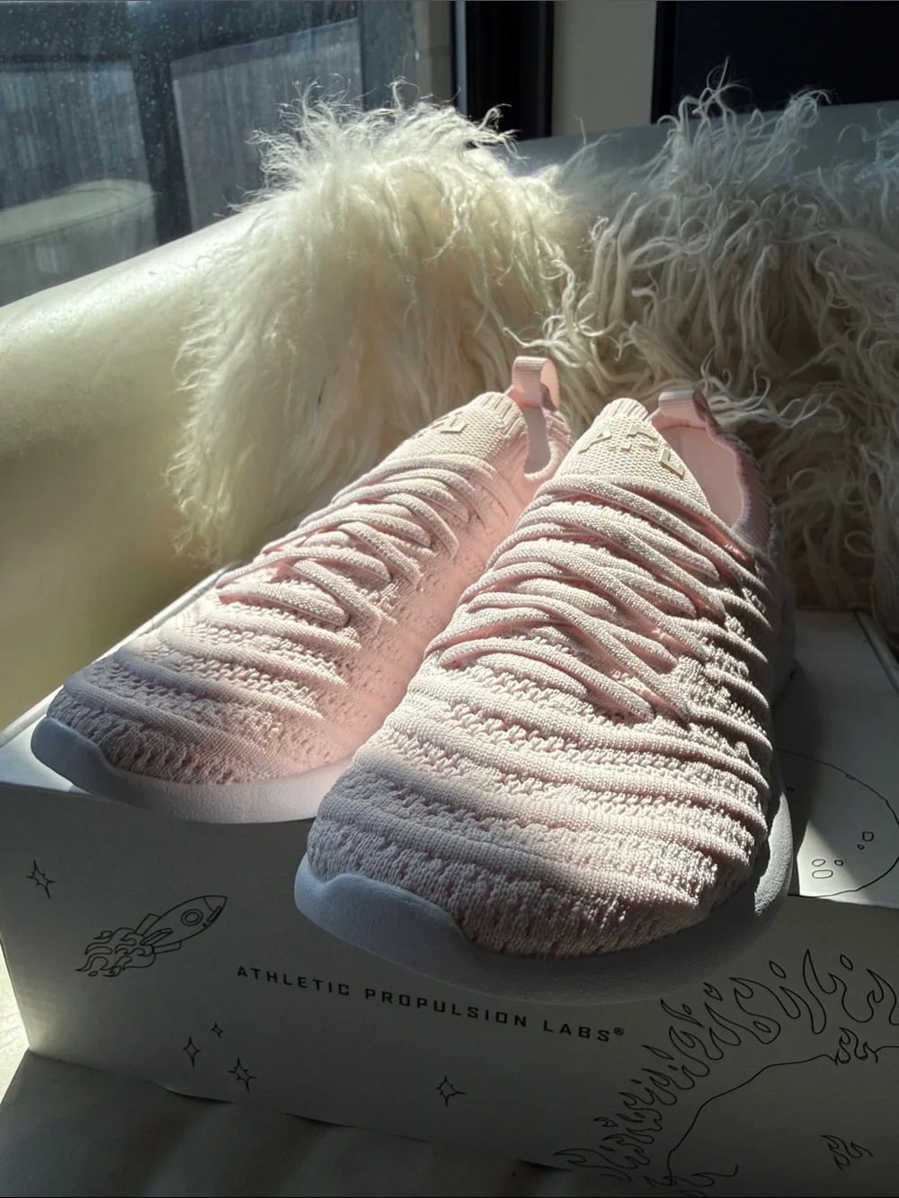 NIB, Ret $119, APL Pink TechLoom Wave Youth Sneakers (Size 2/ EUR 33)